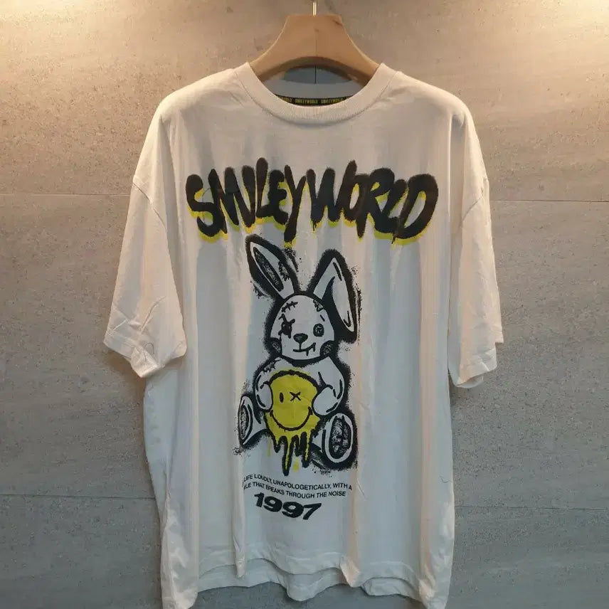 [BUNJANG] SMILEY WORLD Rabbit Graphic T-Shirt / SMILEY WORLD 토끼. 그래픽 반팔티.