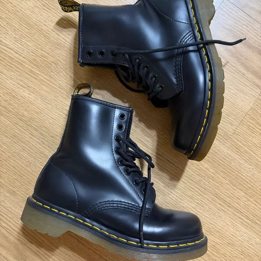 [BUNJANG] Dr. Martens 1460 Smooth Leather 8-Eye Boots / 닥터마틴 1460 스무스레더 8홀