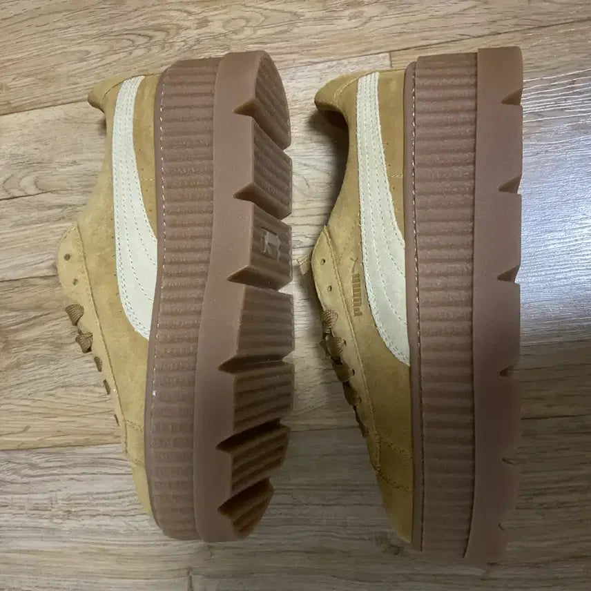 [BUNJANG] Puma Rihanna x Fenty "Dwenjang" Clipper Sneakers (235mm) / 푸마 리한나xFENTY 된장 클리퍼 235