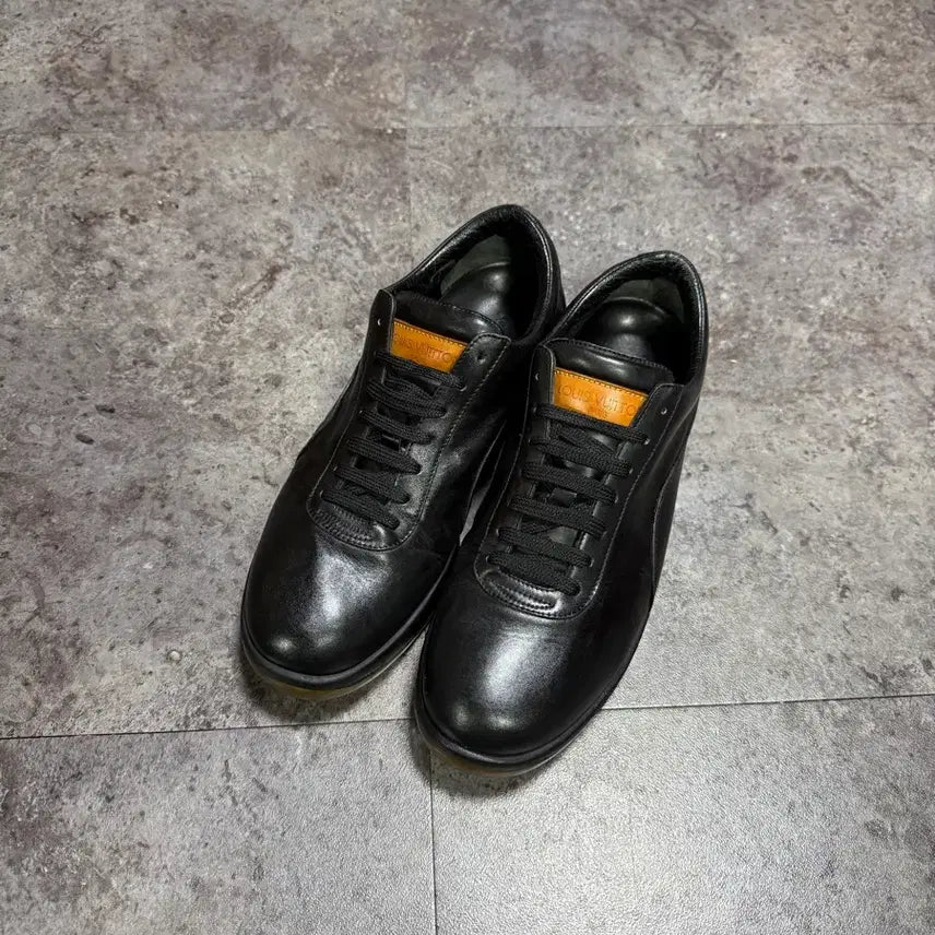 [BUNJANG] Louis Vuitton Sneakers / 루이비통 스니커즈 270