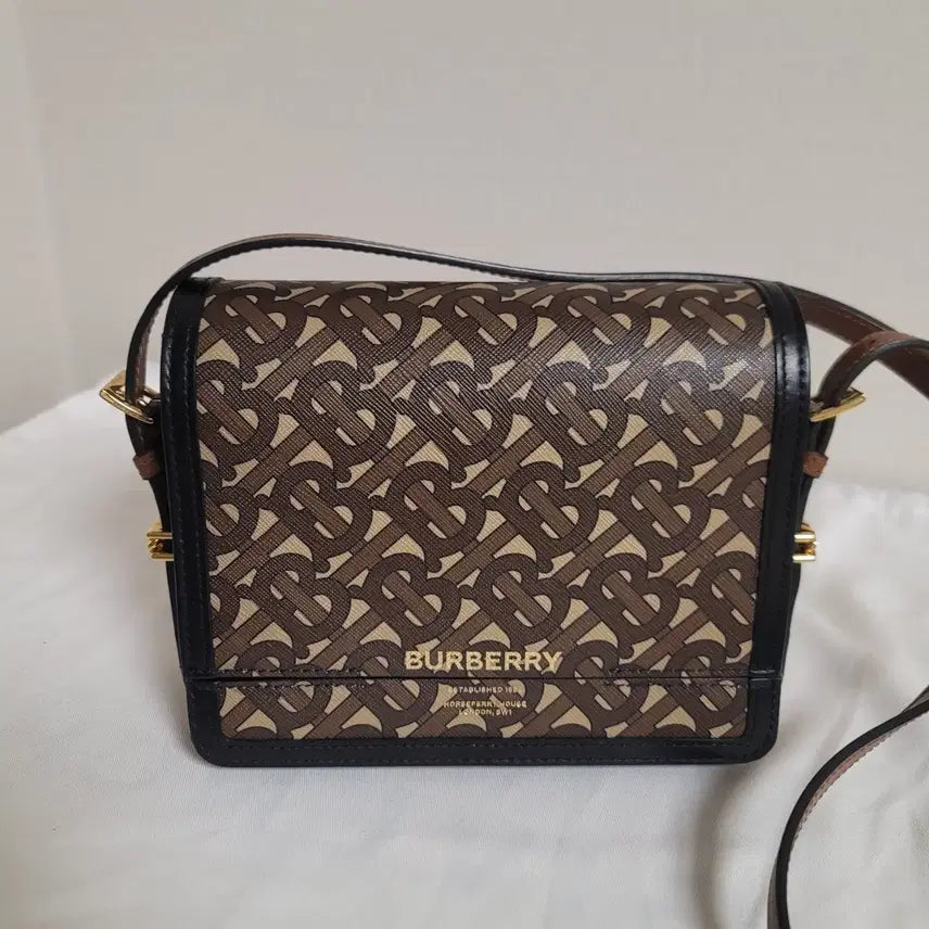 [BUNJANG] Burberry TB Monogram Shoulder Bag Crossbody Bag / 정품 버버리 가방 TB 모노그램 숄더백, 크로스백