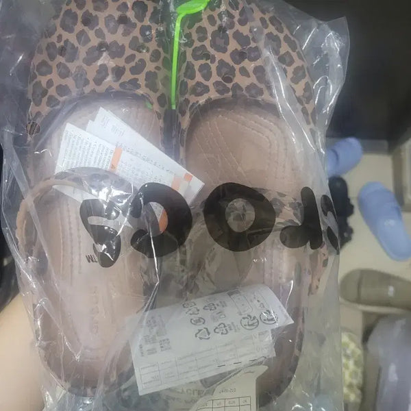 [BUNJANG] Crocs Ballet Sandals Leopard Pattern Size 250 / 크록스 발레 250사이즈