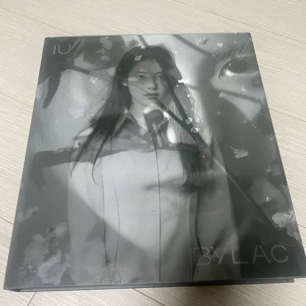 [BUNJANG] IU 5th Album LILAC (BYLAC Version) / 아이유 5집 LILAC 앨범 (BYLAC)