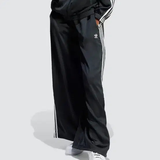 [BUNJANG] Adidas Satin Wide Leg Track Pants Black / 아디다스 새틴 와이드 레그 트랙팬츠 블랙 파이어버드