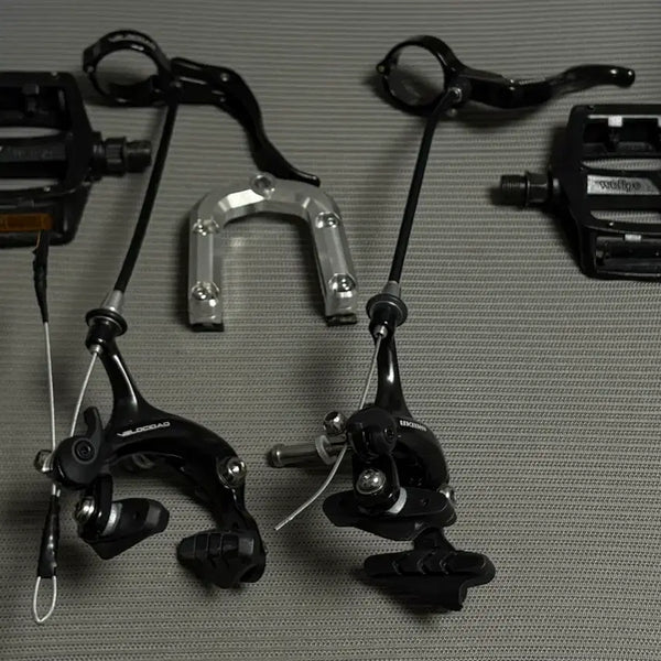 [BUNJANG] Bicycle Pedal Set, Brake Calipers, and Adapter Bundle / 사진상 컴포/부품 판매 합니다