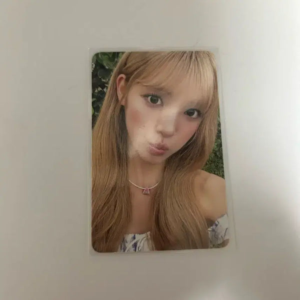 [BUNJANG] LE SSERAFIM YUNJIN Sticker Album Photocard / 레몬탱 스티커 앨범 유하 포토카드