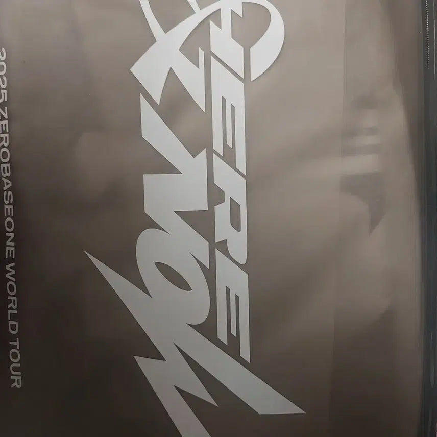 [BUNJANG] ZEROBASEONE Zhang Hao 2025 World Tour Slogan / ZEROBASEONE 2025 월드투어 굿즈 장하오 슬로건