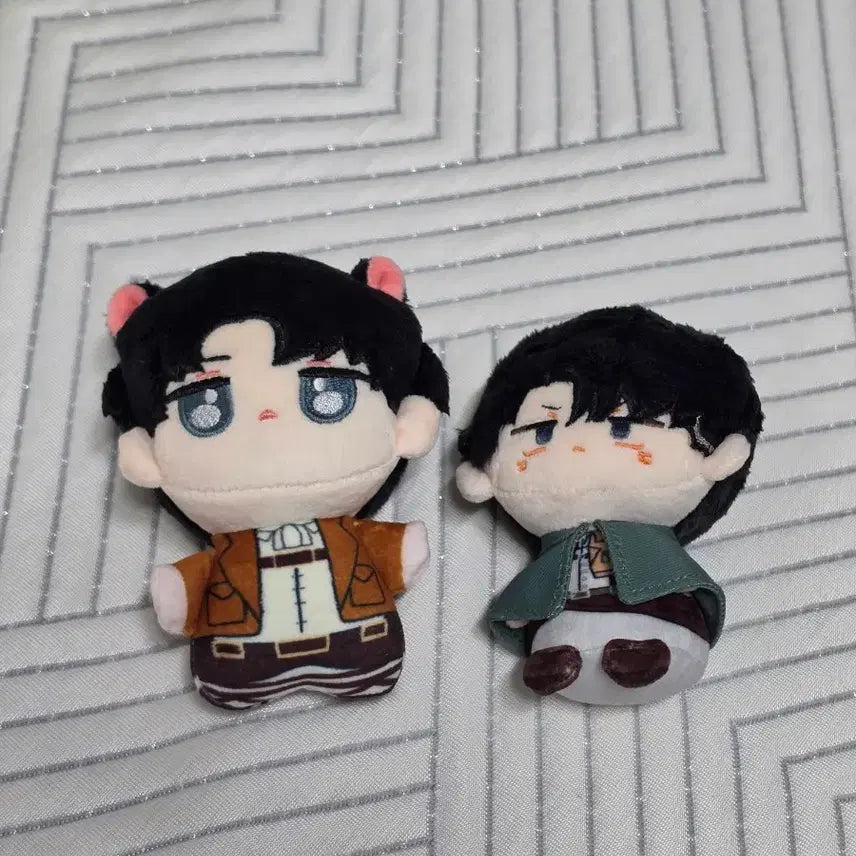 [BUNJANG] Attack on Titan Levi Plush 2-Item Bundle / 진격의거인 진격거 리바이 인형 2개 일괄