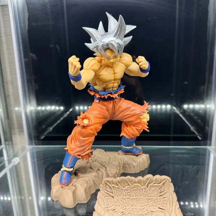 [BUNJANG] Dragon Ball Dokkan Battle 6th Anniversary Son Goku & Trunks Figure Set / 드래곤볼 돗칸배틀6주년 손오공 트랭크스