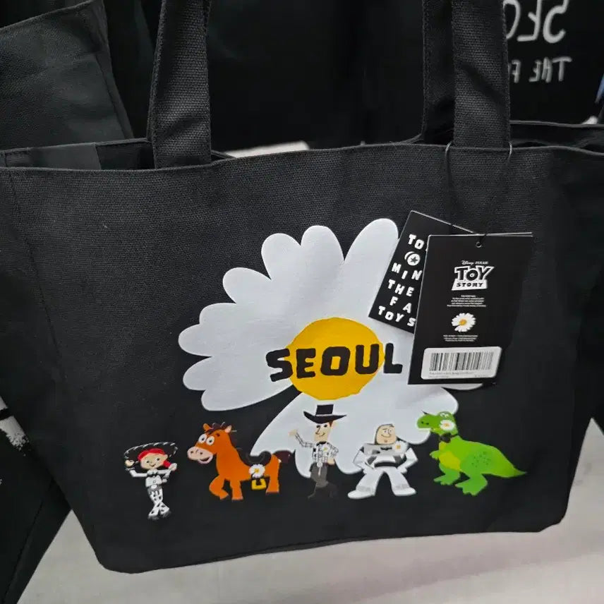 [BUNJANG] Peaceminusone Collaboration Toy Story Daisy Keyring Included Bag / 바로배송) 최저가 새상품 지디 피마원 콜라보 토이스토리 가방 데이지키링포함