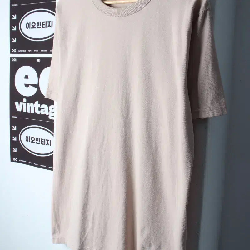 [BUNJANG] Uniqlo U Line Plain T-shirt (L-XL) / (L-XL) 유니클로 반팔 티셔츠 U라인 무지 살구-H35885