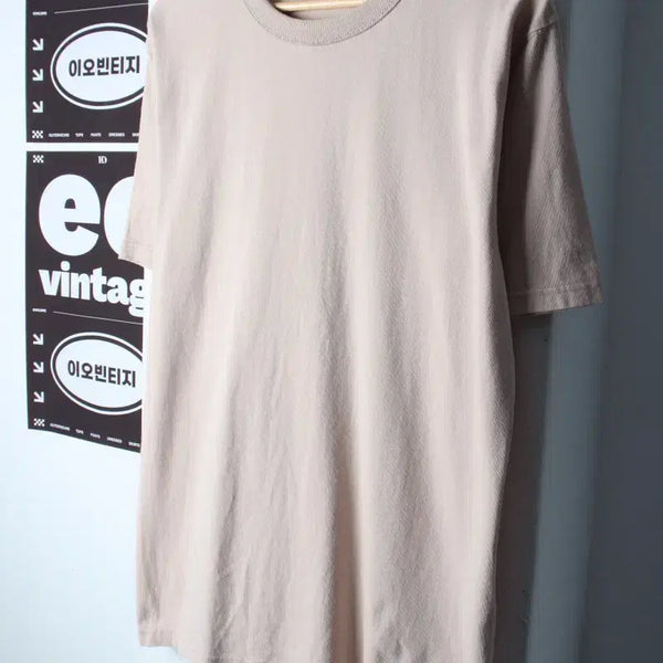 [BUNJANG] Uniqlo U Line Plain T-shirt (L-XL) / (L-XL) 유니클로 반팔 티셔츠 U라인 무지 살구-H35885