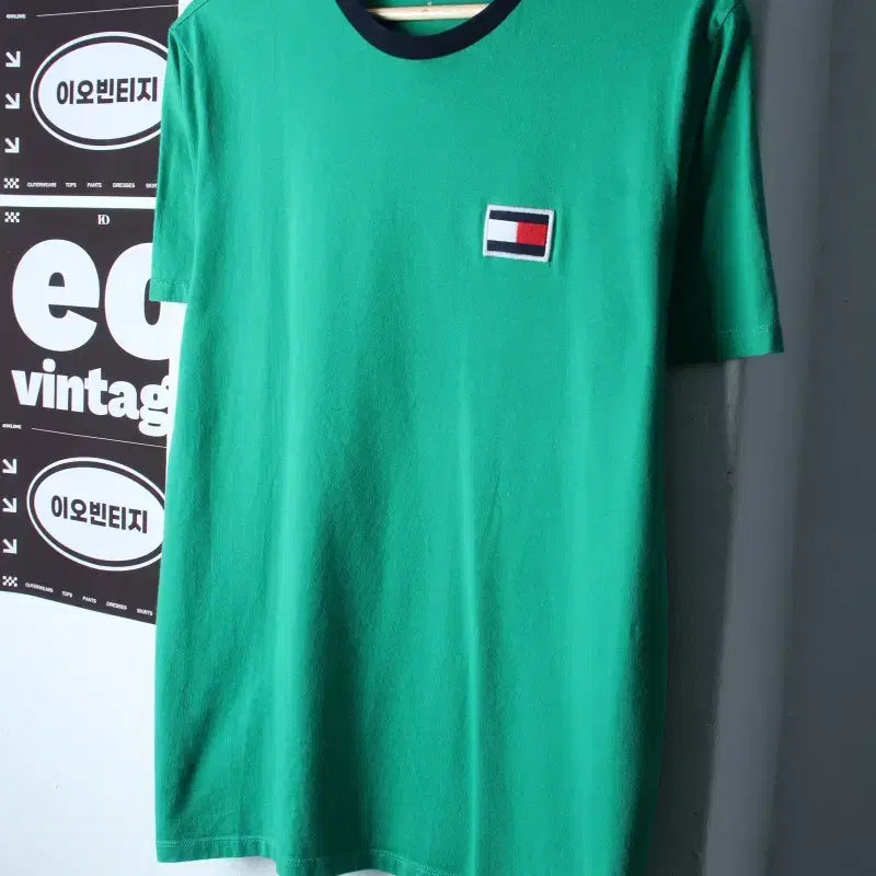 [BUNJANG] Tommy Hilfiger Small Logo T-Shirt Green / (M-L) 타미힐피거 반팔 티셔츠 스몰로고 그린 올드스쿨-H35895
