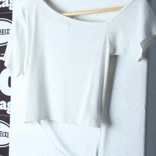 [BUNJANG] W(L) Missso Off-Shoulder Cropped T-shirt White / W(L) 미쏘 반팔 티셔츠 오프숄더 크롭 화이트-H35911
