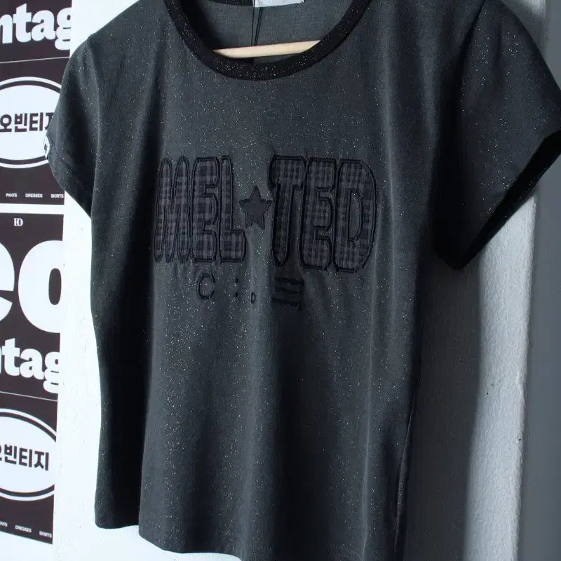 [BUNJANG] W Hug Your Skin Y2K Check Logo T-Shirt / W(F) 허그유어스킨 반팔 티셔츠 새상품 Y2K 체크로고-H35936
