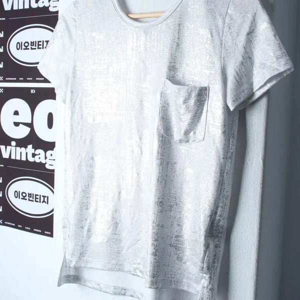 [BUNJANG] The Izzat Pocket T-Shirt White Pearl H35952 / W(S) 더아이잗 반팔 티셔츠 포켓 화이트 펄 은갈치-H35952