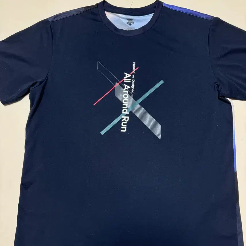 [BUNJANG] Descente AAR Running Line Functional Mesh Short Sleeve T-Shirt - Size 110 / (상태AA) 데상트 AAR러닝라인 기능성 메쉬 반팔티110