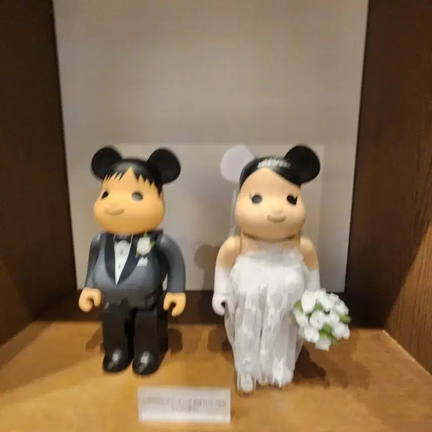 [BUNJANG] Bearbrick Greeting Wedding Ver. 3 400% Figure / 베어브릭 그리팅 웨딩 3탄 400% Bearbrick Greeting Wedding 3