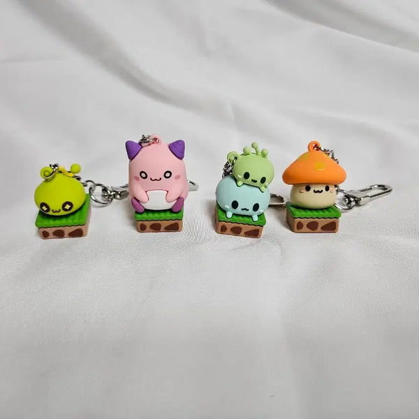 [BUNJANG] MapleStory Slime, Pink Bean, Stone Spirit, Orange Mushroom Figure Keyring Set / 메이플스토리 슬라임 핑크빈 돌의정령 주황버섯 피규어 키링