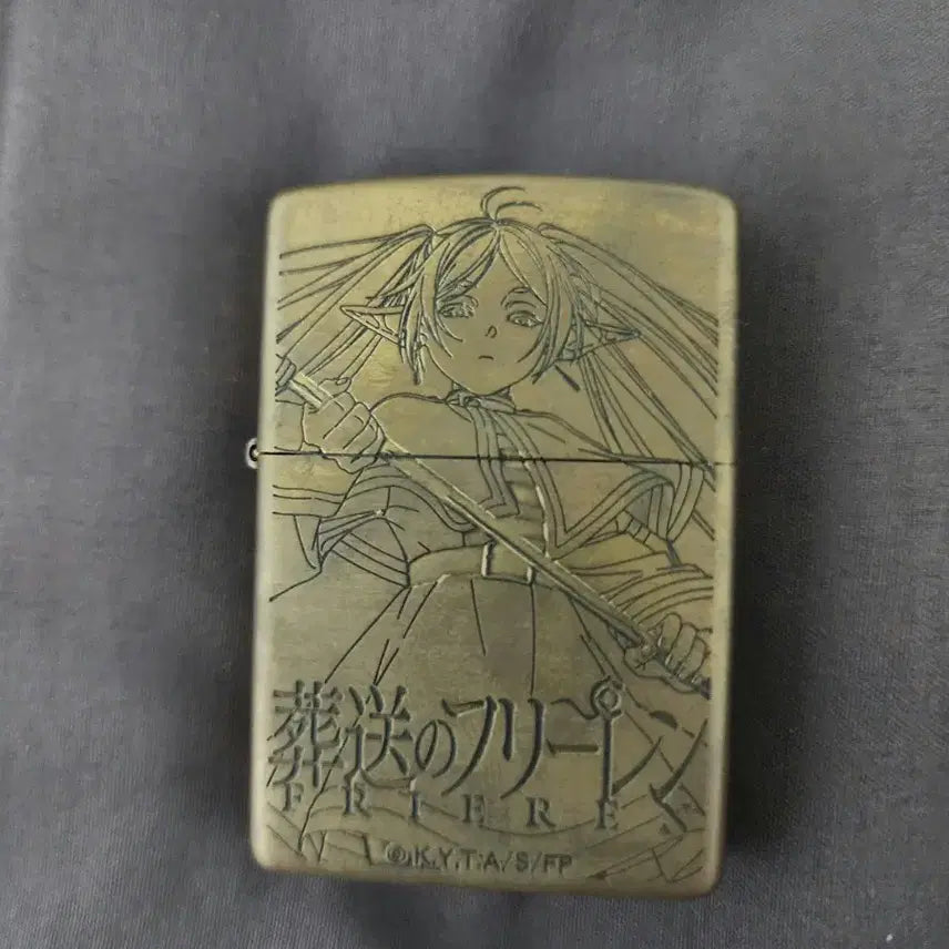 [BUNJANG] Zippo x Frieren: Beyond Journey's End Gold Lighter / [정품]지포 오일라이터 x 장송의 프리렌 골드