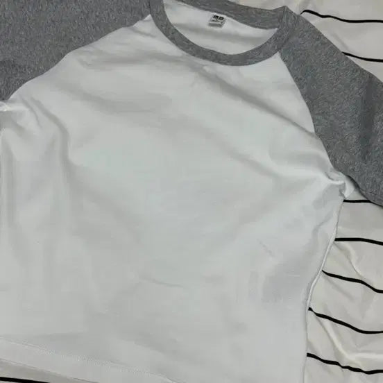 [BUNJANG] Uniqlo Raglan Half Sleeve T-Shirt (M) / 유니클로 나그랑 반팔 티셔츠 m