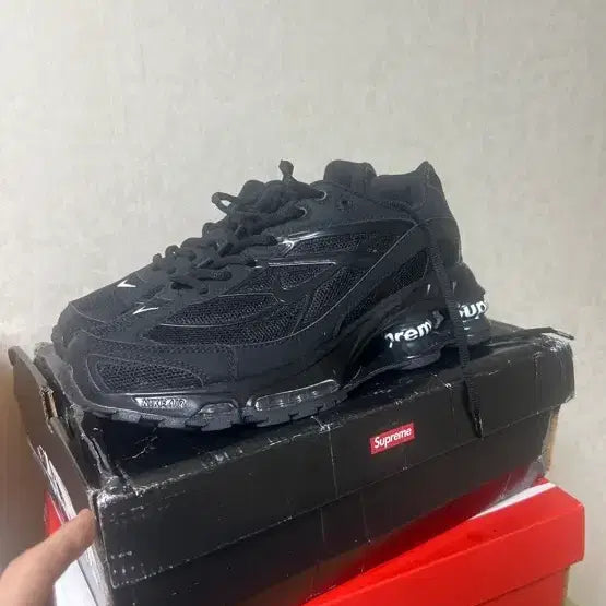 [BUNJANG] Nike Supreme Shox Ride 2 Black Sneakers (260) / 나이키 슈프림 샥스 라이드 2 블랙 260 풀구성 스타일