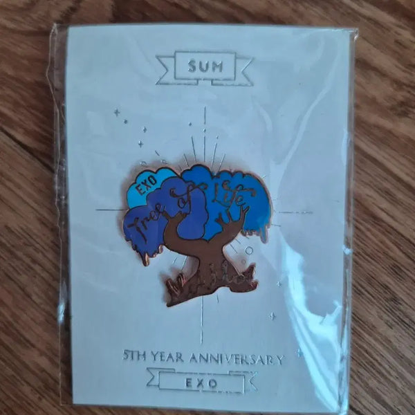 [BUNJANG] EXO 5th Anniversary Tree of Life Pin Badge / EXO 5주년 기념 Tree of Life 핀뱃지