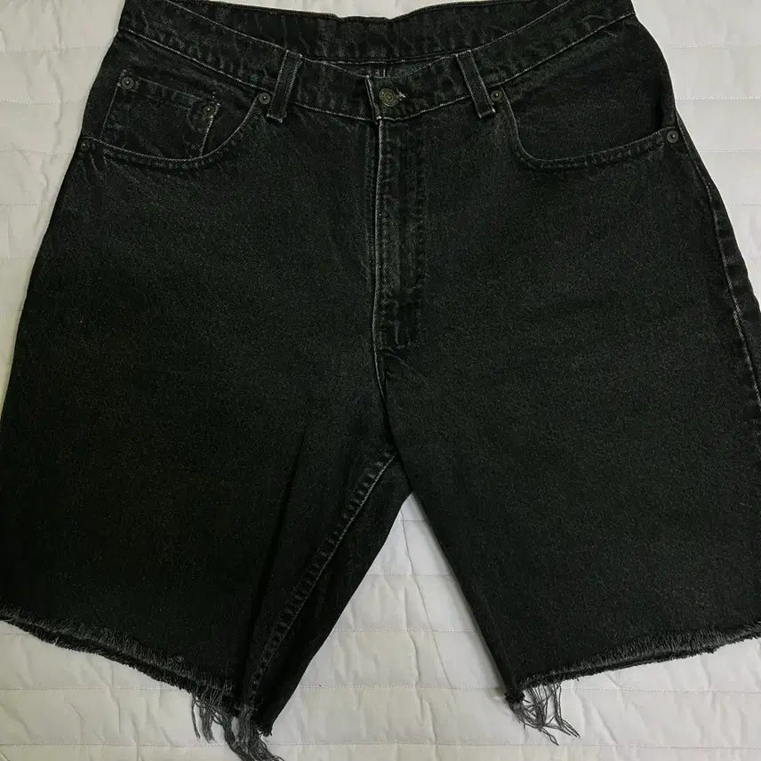 [BUNJANG] Levi's 560 Black Cut-off Shorts / 리바이스 560 쇼츠 블랙 컷오프