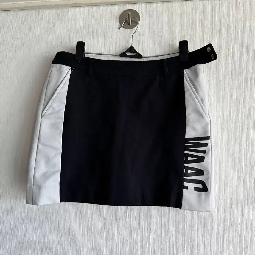 [BUNJANG] WAQ Authentic Golf Skirt Size 64 / 왁 정품 골프 스커트