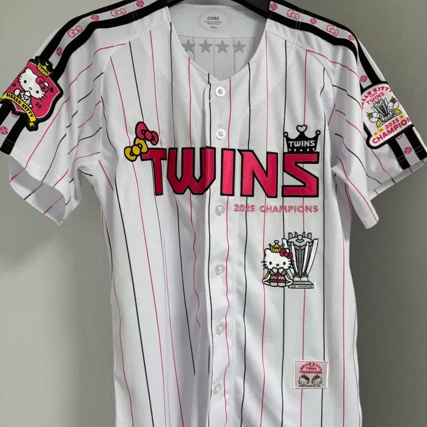 [BUNJANG] LG Twins Hello Kitty Champion Jersey / (100) LG트윈스 헬로키티 챔피언 유니폼