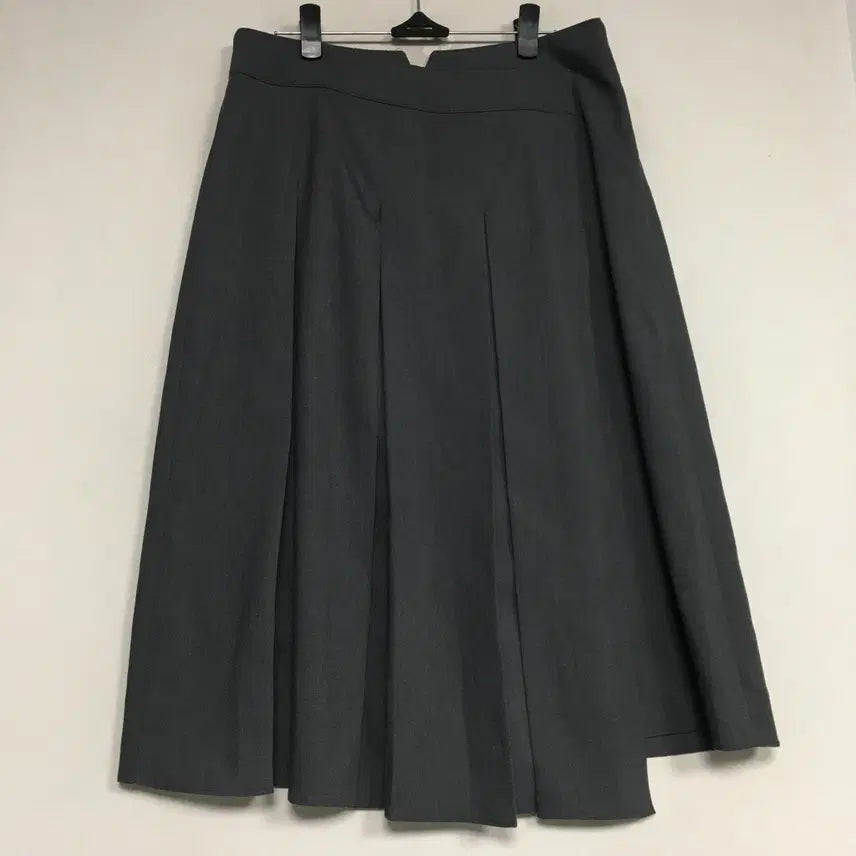 [BUNJANG] KUHO Asymmetrical Pleated Skirt Size 28 / 23 KUHO 구호 언발 플리츠 스커트 28