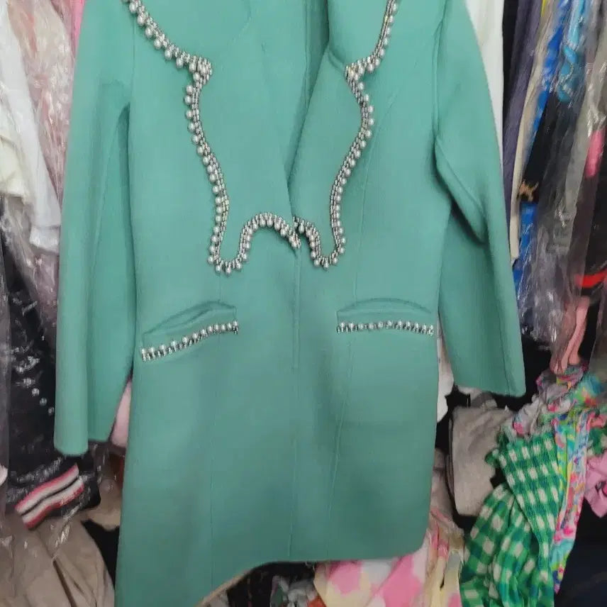 [BUNJANG] Pearl Embellished Mint Coat / 진주 장식 민트색 코트 수입