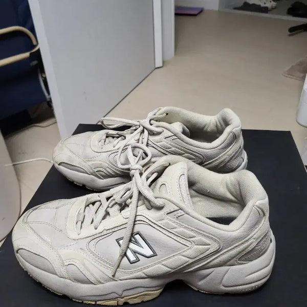 [BUNJANG] New Balance 452 White Sneakers Size 280 / 뉴발란스 452 흰색 운동화 280mm 상태좋음