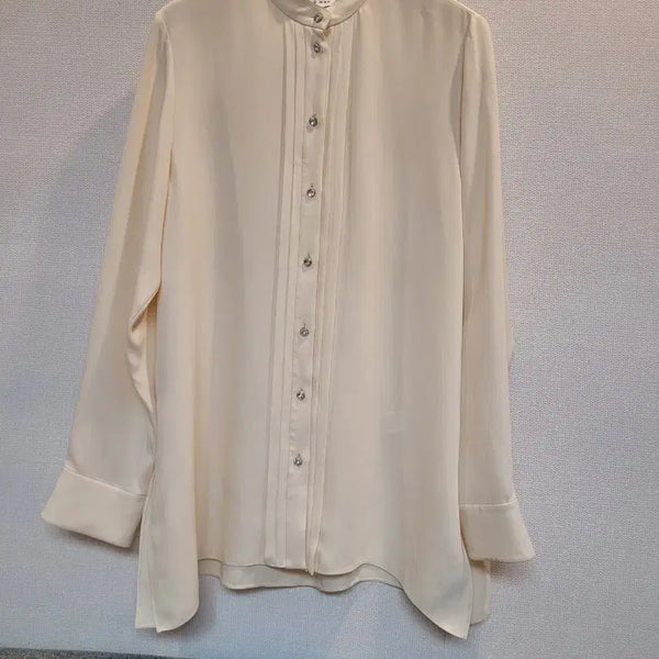 [BUNJANG] MICHAA Ivory Silk Blouse with Pearl Buttons / 미샤  고급진 아이보리 블라우스