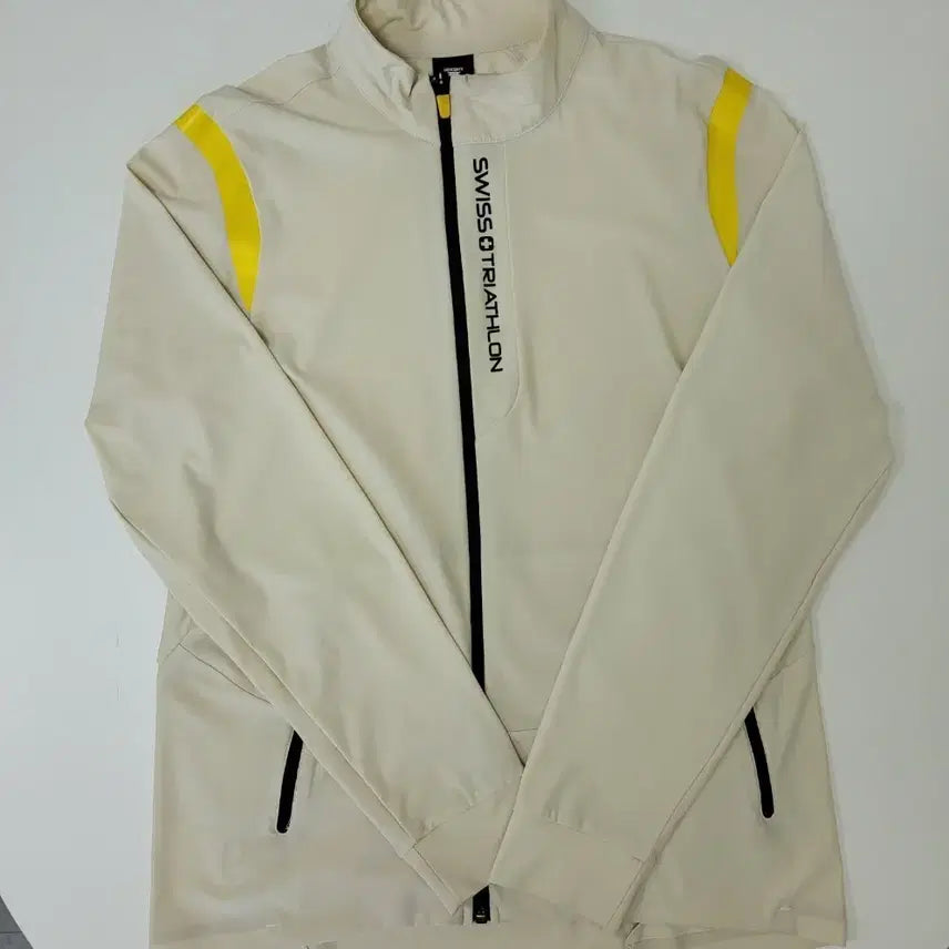 [BUNJANG] Descente Suisse Triathlon Windbreaker Beige / 데상트스위스 트라이애슬론 바람막이