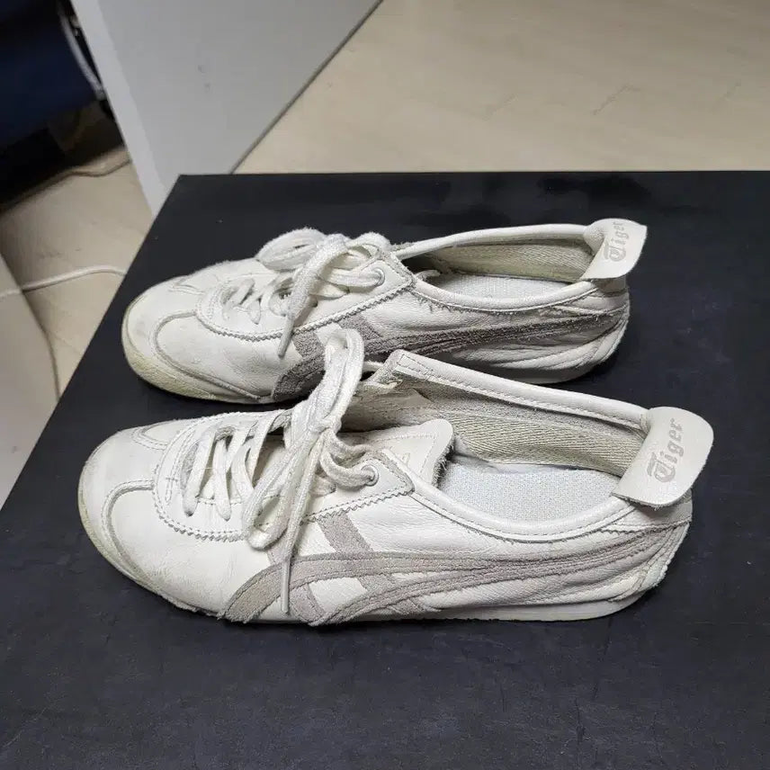 [BUNJANG] Onitsuka Tiger White Sneakers 230mm / 오니츠카타이거 화이트 스니커즈 230mm 상태좋음