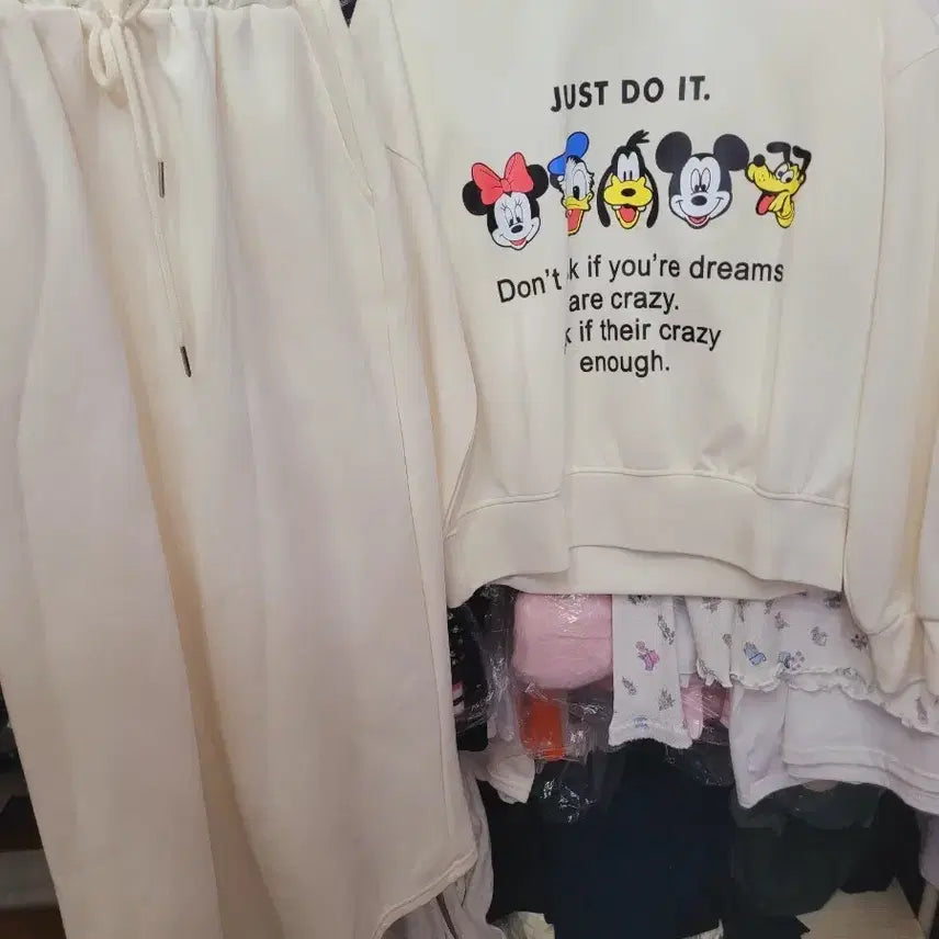 [BUNJANG] Mickey Mouse Character Sweatshirt Set Cream / 미키마우스 캐릭터 맨투맨 세트 크림 수입