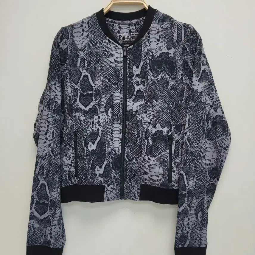 [BUNJANG] HPE Human Performance Engineering Elite Crop Bomber Jacket / HPE   엘리트크롭 봄버 자켓