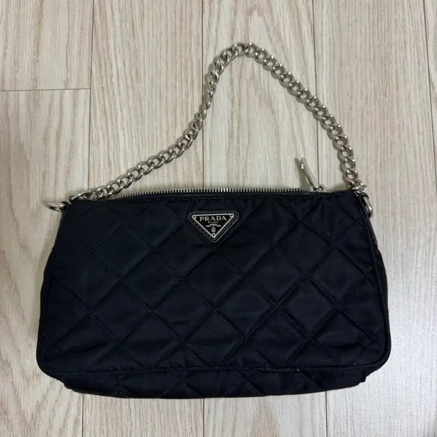 [BUNJANG] Prada Quilted Chain Shoulder Bag Black / 프라다 퀼팅 체인 숄더백 블랙