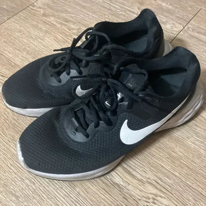 [BUNJANG] Nike Revolution 6 Black Sneakers 265 / 나이키 레볼루션 6 블랙 운동화 265