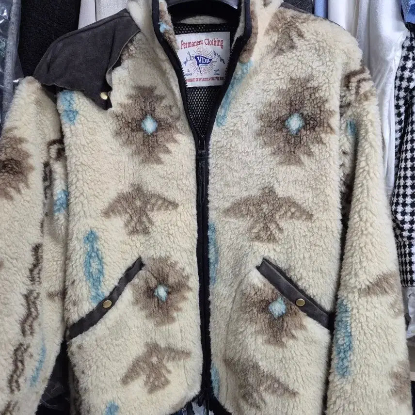[BUNJANG] VDR Fleece Jacket / VDR자켓