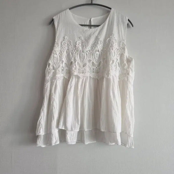[BUNJANG] White Lace Sleeveless Blouse / 화이트 레이스 민소매 블라우스