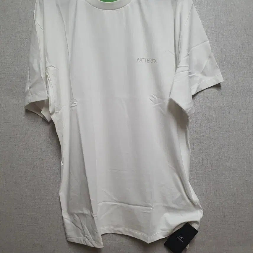 [BUNJANG] Arc'teryx Short Sleeve T-Shirt White XL / 아크테릭스 반팔티 화이트xl