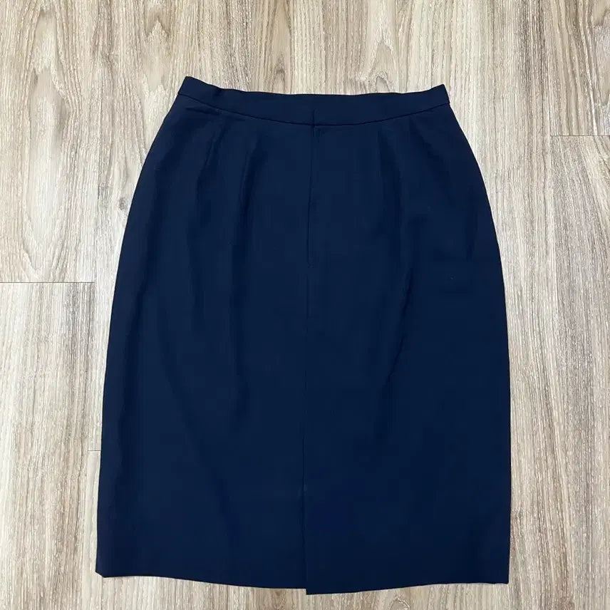 [BUNJANG] Burberry JPN Skirt Navy / 버버리 JPN 스커트 26