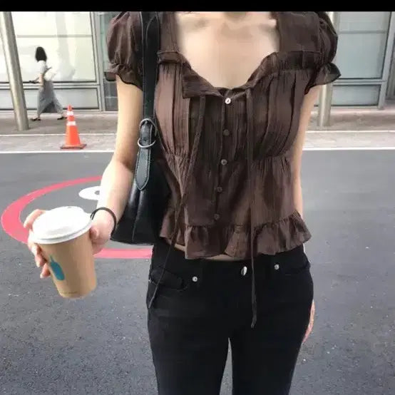 [BUNJANG] Wiu Half-Mary Puff Short Sleeve Blouse Brown / 위우 하프메리 퍼프 반팔 밴딩 블라우스 브라운