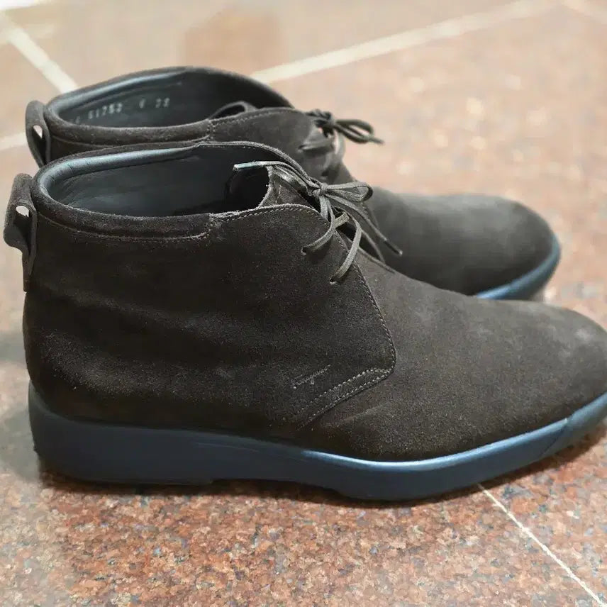 [BUNJANG] Salvatore Ferragamo Doris Suede Chukka Boots / 명품 구두 ㅡ 살바토레 페라가모 도리스 스웨이드 구두(처카 부츠)