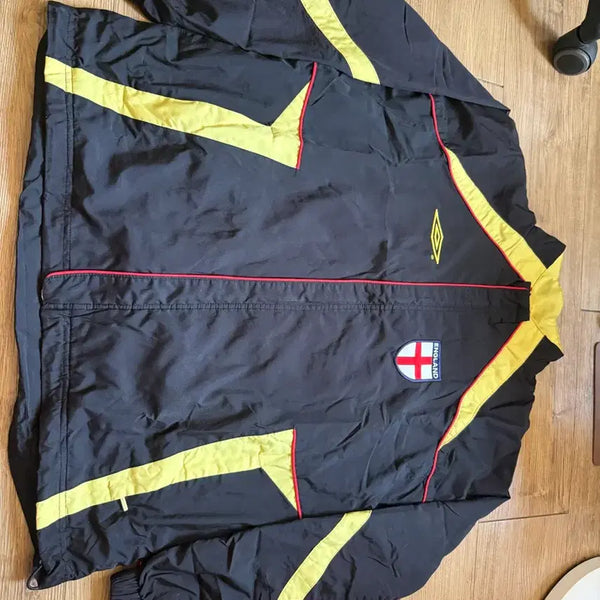 [BUNJANG] Umbro England Football Training Jacket Black Yellow Red / 엄브로 잉글랜드 축구 트레이닝 자켓 100