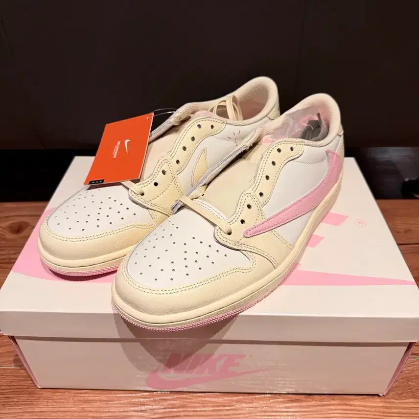[BUNJANG] Air Jordan 1 Low x Travis Scott OG SP Muslin / Shai  / 조던 1 x 트래비스 스캇 로우 OG SP 모슬린 샤이 핑크