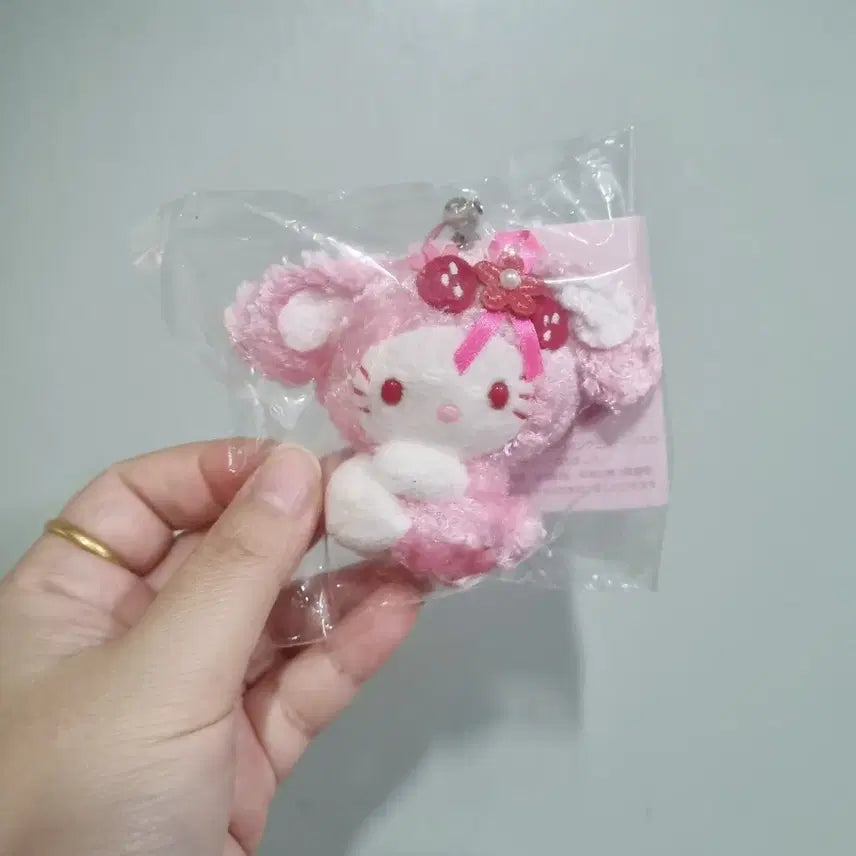 [BUNJANG] Rare Vintage Sanrio Strawberry Kitty Mini Mascot Plush Strap / 레어 고전 키티 롭이어 딸기키티 초소형 마스코트 인형 스트랩 희귀