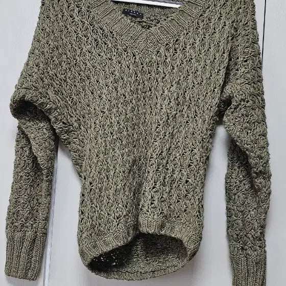 [BUNJANG] Sisley Cable Knit Sweater Olive Green / 시슬리  케이블 니트 올리브 그린